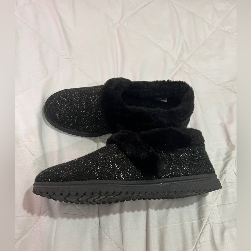 Sketchers memory foam slippers 11